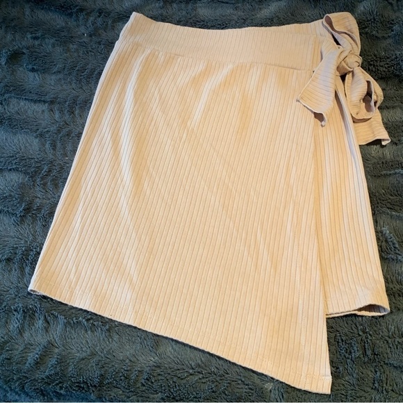 LNA Carusso Wrap Skirt - Picture 4 of 9